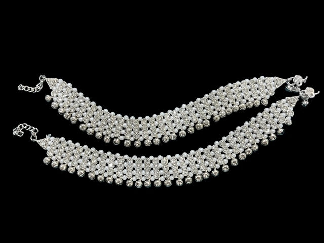 Silver toned polki and pearl anklet set