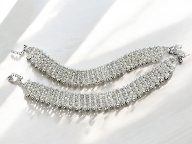 Silver toned polki and pearl anklet set