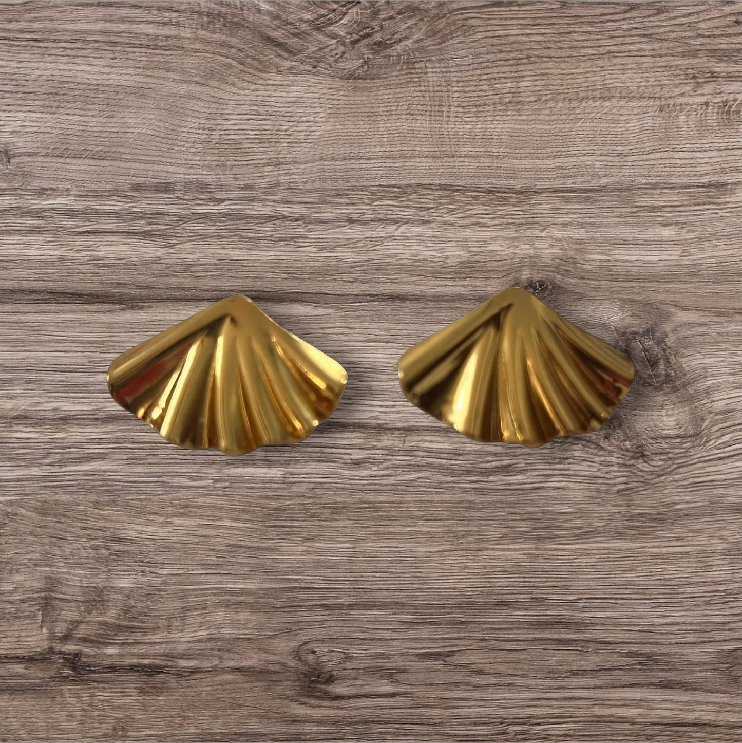 Gold toned shell shaped Crumpled Anti Tarnish studs